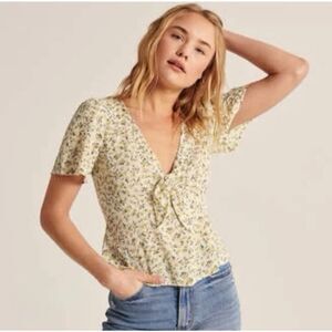 Abercrombie & Fitch Tie-Front Yellow Floral Top, Cottagecore, Bow, Flutter Sz M